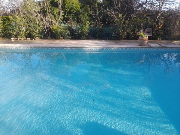 Rénovation piscine, reprise de fissures intérieurs 18.16.08