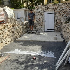 Pose de clôture souple, sur mur de clôture 2024-10-13 at 14.44.08 (3)