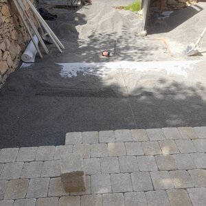 Pose de clôture souple, sur mur de clôture 2024-10-13 at 14.44.08