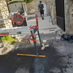 Pose de clôture souple, sur mur de clôture 2024-10-13 at 14.44.09 (3)