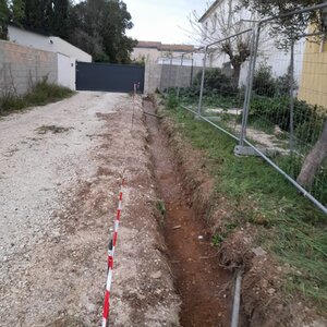 Création d'un mur de clôture + ravalement de mur existant 17.41.25