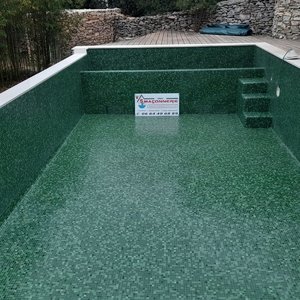 Rénovation de piscine débordement, avec revêtement en petit mosaïque 21