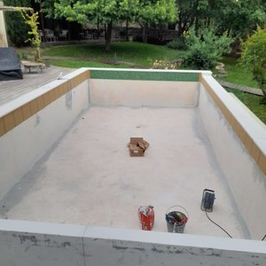 Rénovation de piscine débordement, avec revêtement en petit mosaïque 6