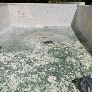 Rénovation de piscine débordement, avec revêtement en petit mosaïque 5