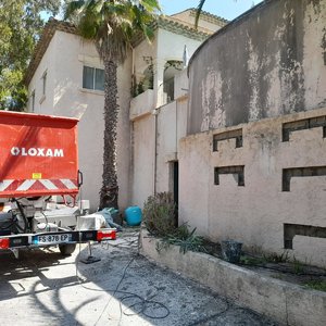 Ravalement de façade piscine et application d'étanchéité sur bac tampon piscine 3