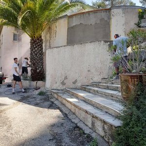 Ravalement de façade piscine et application d'étanchéité sur bac tampon piscine