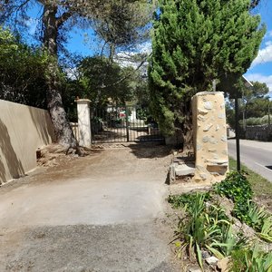 Création d'un mur de soutènement, en agglos à banche et finition en crepis 9